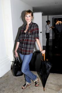 Louise Bourgoin feet photo thumbnail