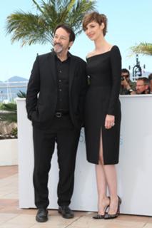 Louise Bourgoin feet photo thumbnail