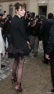 Louise Bourgoin feet photo thumbnail