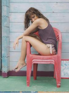 Louise Bourgoin feet photo thumbnail