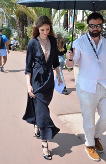 Louise Bourgoin feet photo thumbnail