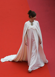 Louise Bourgoin feet photo thumbnail