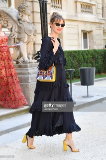 Louise Bourgoin feet photo thumbnail