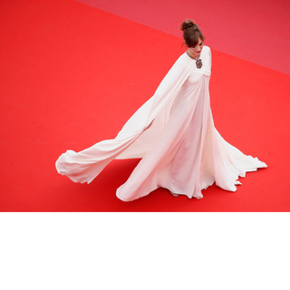 Louise Bourgoin feet photo thumbnail