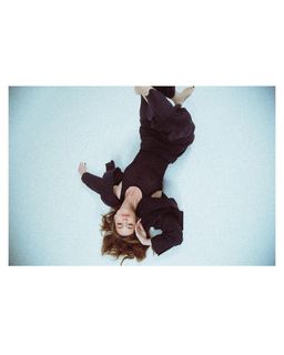 Louise Bourgoin feet photo thumbnail