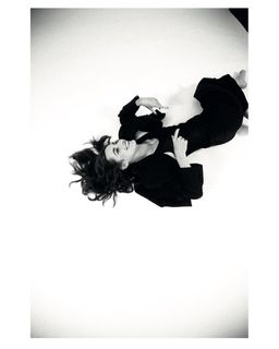 Louise Bourgoin feet photo thumbnail