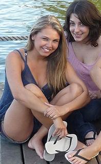 Louise D'Tuani feet photo 2