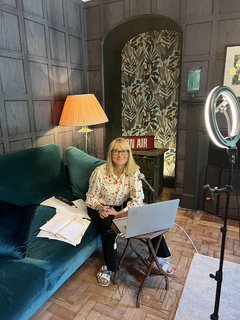 Louise Minchin feet photo 9