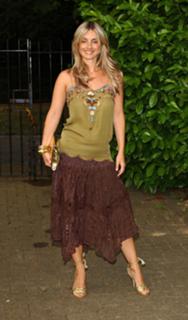 Louise Redknapp feet photo thumbnail