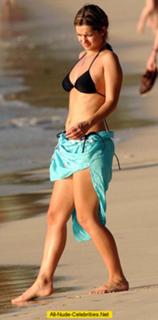 Louise Redknapp feet photo thumbnail