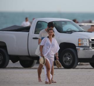 Louise Redknapp feet photo thumbnail