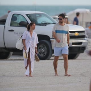 Louise Redknapp feet photo thumbnail