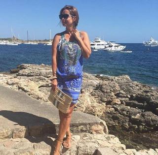 Louise Redknapp feet photo thumbnail