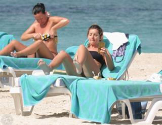 Louise Redknapp feet photo thumbnail