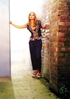Louise Redknapp feet photo thumbnail