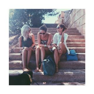 Louise Redknapp feet photo thumbnail