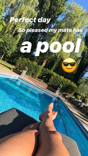 Louise Redknapp feet photo thumbnail