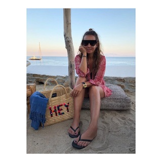 Louise Redknapp feet photo thumbnail