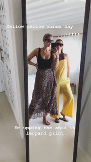 Louise Redknapp feet photo thumbnail