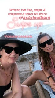 Louise Redknapp feet photo thumbnail