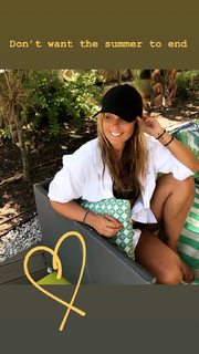 Louise Redknapp feet photo thumbnail