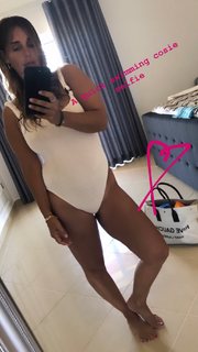 Louise Redknapp feet photo thumbnail