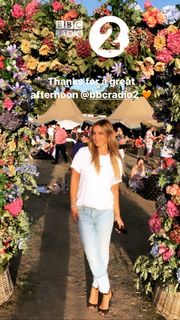 Louise Redknapp feet photo thumbnail