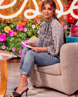 Louise Redknapp feet photo thumbnail
