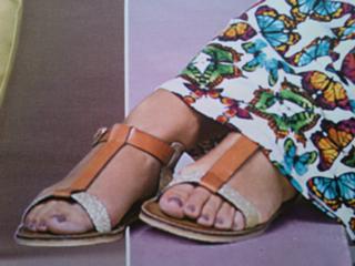 Louise Redknapp feet photo thumbnail