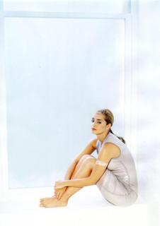 Louise Redknapp feet photo thumbnail