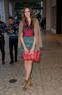 Louise Roe feet photo thumbnail