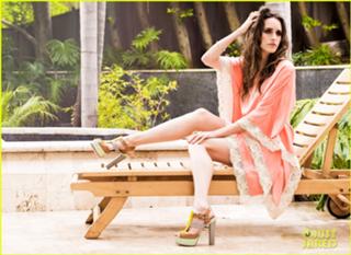 Louise Roe feet photo thumbnail