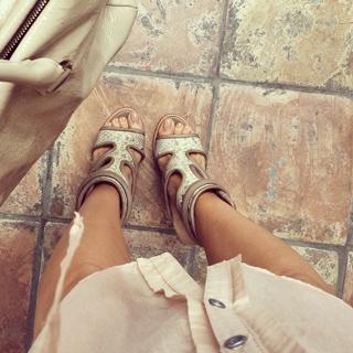 Louise Roe feet photo thumbnail