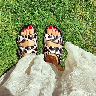 Louise Roe feet photo thumbnail