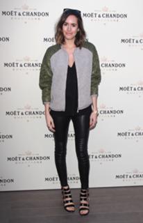 Louise Roe feet photo thumbnail