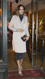 Louise Roe feet photo thumbnail