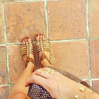 Louise Roe feet photo thumbnail