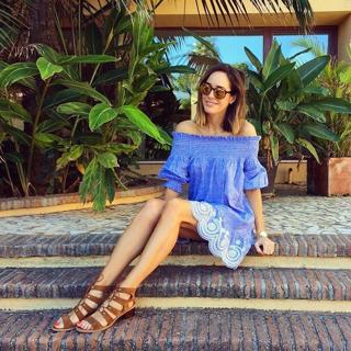 Louise Roe feet photo thumbnail