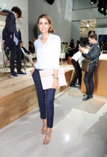 Louise Roe feet photo thumbnail