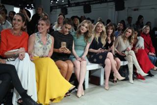 Louise Roe feet photo thumbnail