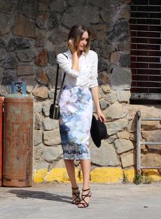 Louise Roe feet photo thumbnail