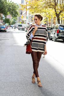 Louise Roe feet photo thumbnail