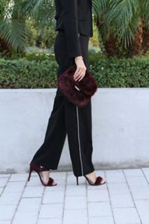 Louise Roe feet photo thumbnail