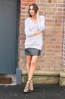 Louise Roe feet photo thumbnail