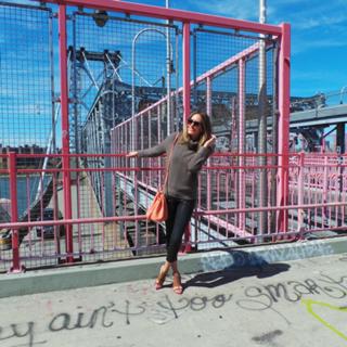 Louise Roe feet photo thumbnail