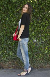 Louise Roe feet photo thumbnail