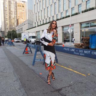 Louise Roe feet photo thumbnail