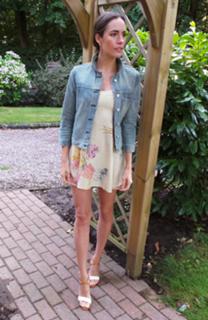 Louise Roe feet photo thumbnail