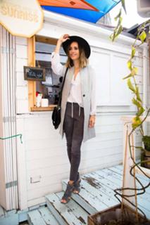 Louise Roe feet photo thumbnail