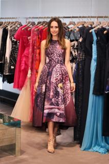 Louise Roe feet photo thumbnail